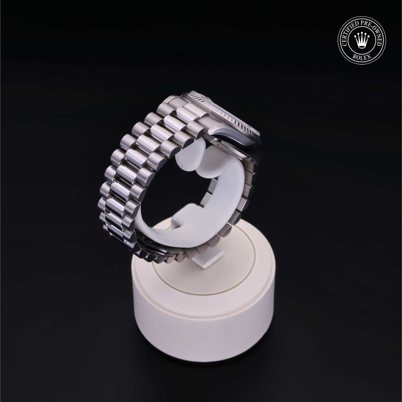 1991, 31mm, 18k White Gold


